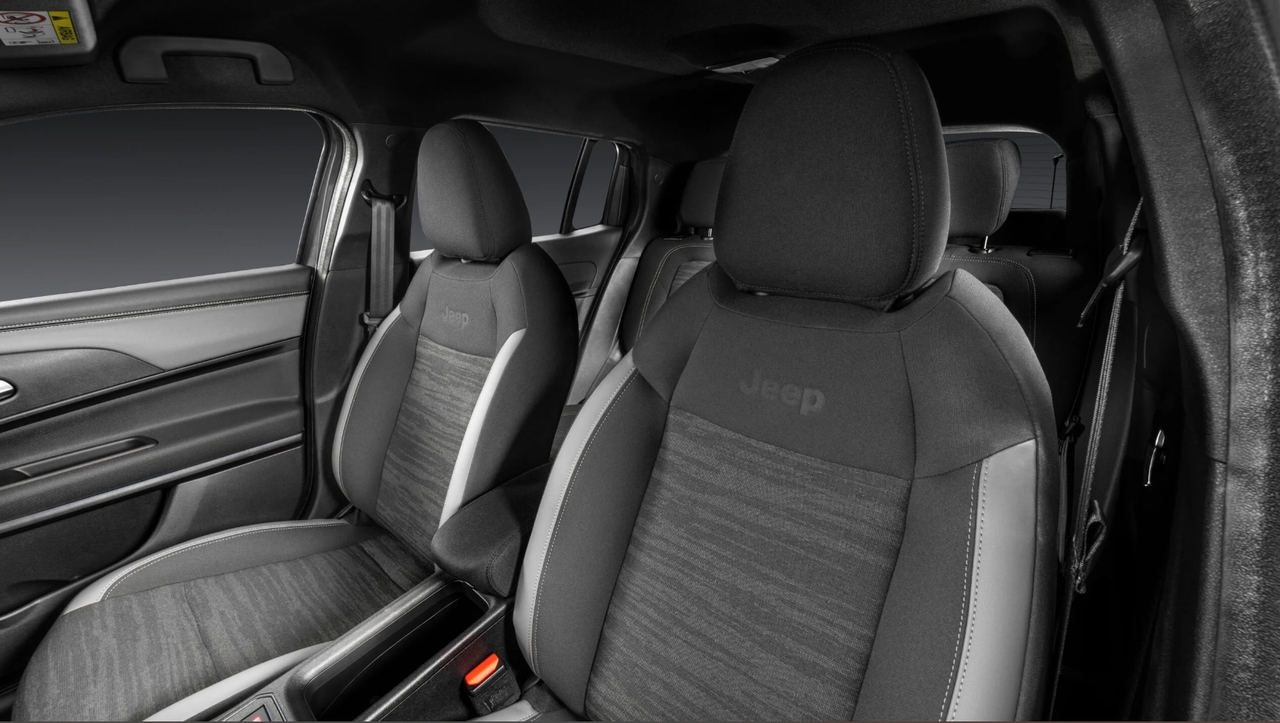 Imagem 6 Jeep Avenger 1.0 Turbo 200 Hybrid 85 Anos AT cvt t200 mhev 2027