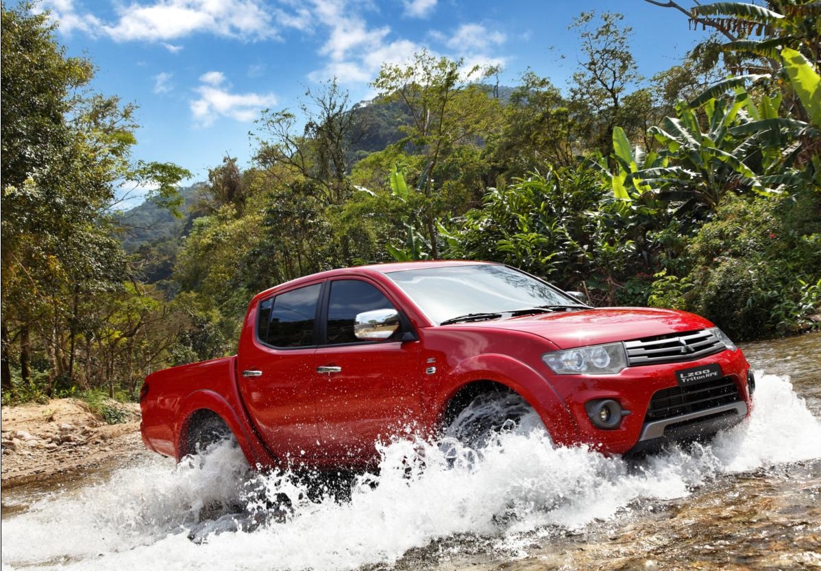 Imagem 2 Mitsubishi L200 Triton 3.5 V6 HPE 4WD (Flex) (Aut) 2014