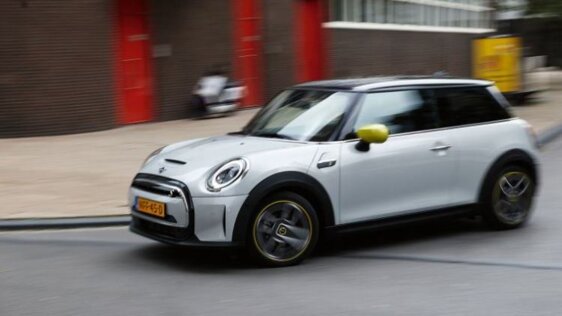 MINI Cooper 33kWh S E Resolute Edition 2023