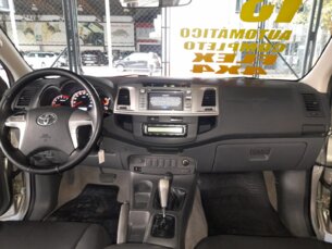 Foto 3 - Toyota Hilux Cabine Dupla Hilux 2.7 Flex 4x4 CD SRV (Aut) automático