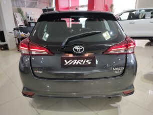 Foto 3 - Toyota Yaris Sedan Yaris Sedan 1.5 XLS CVT automático