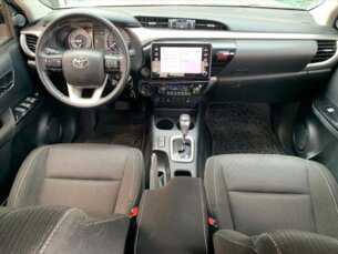 Foto 10 - Toyota Hilux Cabine Dupla Hilux CD 2.8 TDI SR 4WD (Aut) automático