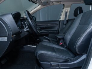 Foto 4 - Mitsubishi Outlander Outlander 2.0 Comfort Pack 7L CVT automático