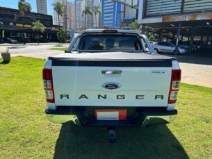 Foto 4 - Ford Ranger (Cabine Dupla) Ranger 3.2 TD XLT CD 4x4 (Aut) automático
