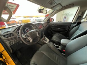 Foto 3 - Mitsubishi L200 Triton L200 Triton Savana 2.4 D 4WD (Aut) automático