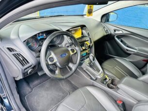 Foto 9 - Ford Focus Hatch Focus Hatch Titanium 2.0 16V PowerShift automático