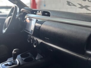 Foto 9 - Toyota Hilux Cabine Dupla Hilux 2.8 TDI SR CD 4x4 (Aut) automático