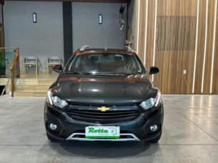 Chevrolet Onix 1.4 Mpfi Activ Flex 4p em Curitiba