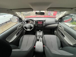 Foto 10 - Mitsubishi L200 Triton L200 Triton Savana 2.4 D 4WD (Aut) automático