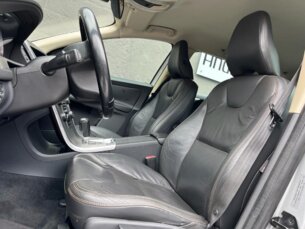 Foto 3 - Volvo XC60 XC60 2.0 T5 Comfort automático