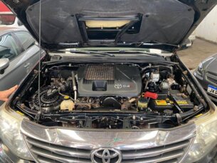 Foto 3 - Toyota SW4 Hilux SW4 SRV 3.0 4X4 (7 Lugares) automático