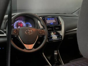 Foto 8 - Toyota Yaris Hatch Yaris 1.3 XL CVT (Flex) automático