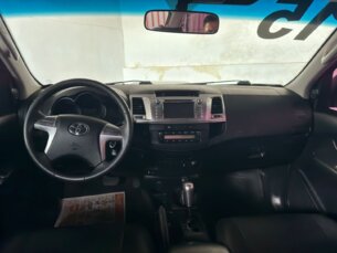Foto 8 - Toyota Hilux Cabine Dupla Hilux 3.0 TDI 4x4 CD SRV Top (Aut) automático