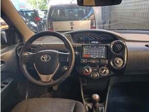 Foto 5 - Toyota Etios Hatch Etios X 1.3 (Flex) manual