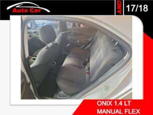 Foto 10 - Chevrolet Onix Onix 1.4 LT SPE/4 manual