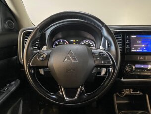 Foto 10 - Mitsubishi Outlander Outlander 2.2 DI-D 4WD (Aut) automático