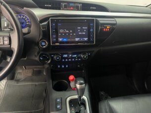 Foto 9 - Toyota Hilux Cabine Dupla Hilux 2.8 TDI SRX CD 4x4 (Aut) automático