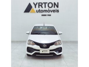 Foto 2 - Toyota Etios Hatch Etios X 1.3 (Flex) (Aut) automático