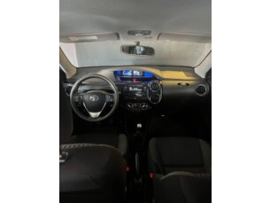 Foto 6 - Toyota Etios Hatch Etios X Plus 1.5 (Flex) manual