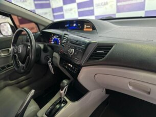 Foto 4 - Honda Civic Civic LXS 1.8 i-VTEC (Flex) automático