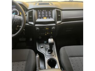 Foto 9 - Ford Ranger (Cabine Dupla) Ranger 2.2 CD XLS 4WD (Aut) automático