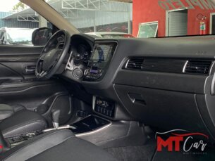 Foto 6 - Mitsubishi Outlander Outlander 3.0 V6 GT Top 4WD automático