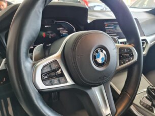 Foto 9 - BMW Série 3 330e M Sport automático