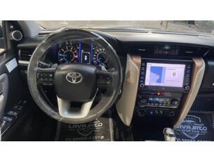 Foto 3 - Toyota Hilux Cabine Dupla Hilux 2.8 TDI CD GR-S 4x4 (Aut) automático