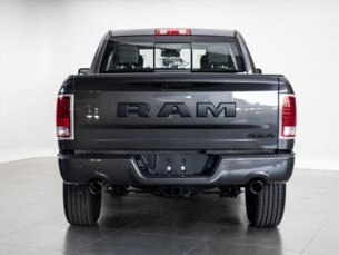 Foto 5 - RAM Classic Ram Classic 5.7 V8 Laramie Night Edition 4WD automático