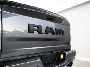 Foto 6 - RAM Classic Ram Classic 5.7 V8 Laramie Night Edition 4WD automático