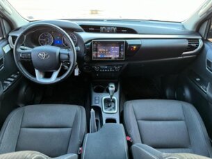 Foto 8 - Toyota Hilux Cabine Dupla Hilux 2.8 TDI CD SR 4x4 (Aut) automático