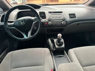 Foto 4 - Honda Civic New Civic LXL 1.8 i-VTEC (Couro) (Flex) manual
