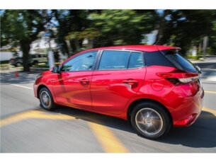 Foto 3 - Toyota Yaris Hatch Yaris 1.5 XL CVT automático