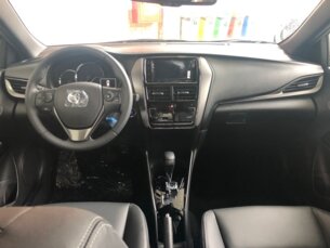 Foto 5 - Toyota Yaris Hatch Yaris 1.5 XLS CVT automático