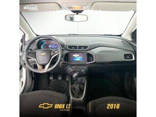 Foto 5 - Chevrolet Onix Onix 1.4 LT SPE/4 manual