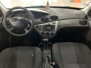 Foto 8 - Ford Focus Hatch Focus Hatch Ghia 2.0 16V Duratec (Aut) automático