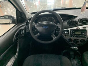 Foto 9 - Ford Focus Hatch Focus Hatch Ghia 2.0 16V Duratec (Aut) automático