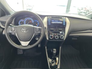 Foto 5 - Toyota Yaris Hatch Yaris 1.3 XL CVT (Flex) automático