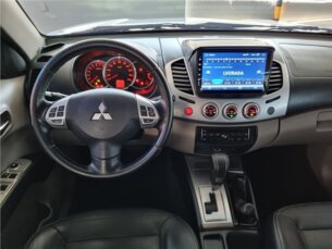 Foto 7 - Mitsubishi L200 Triton L200 Triton 3.5 V6 HPE Auto 4WD (Flex) automático