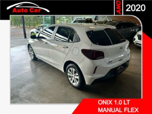 Foto 5 - Chevrolet Onix Onix 1.0 LT (Flex) manual