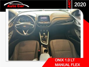 Foto 7 - Chevrolet Onix Onix 1.0 LT (Flex) manual