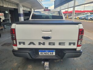 Foto 7 - Ford Ranger (Cabine Dupla) Ranger 2.2 TD XLS CD 4x4 (Aut) automático