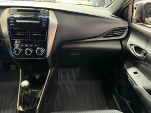 Foto 10 - Toyota Yaris Hatch Yaris 1.3 XL (Flex) manual