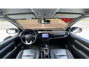 Foto 2 - Toyota Hilux Cabine Dupla Hilux 2.8 TDI CD SRV 4x4 (Aut) automático