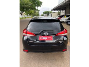 Foto 5 - Toyota Yaris Hatch Yaris 1.3 XL (Flex) automático