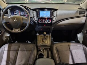 Foto 9 - Mitsubishi L200 Triton L200 Triton Savana 2.4 D GLS 4WD (Aut) automático