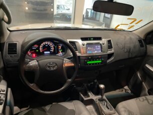 Foto 8 - Toyota Hilux Cabine Dupla Hilux 2.7 4x4 CD SRV (Flex) (Aut) automático