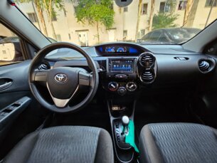 Foto 3 - Toyota Etios Hatch Etios X 1.3 (Flex) automático