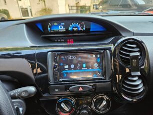 Foto 8 - Toyota Etios Hatch Etios X 1.3 (Flex) automático