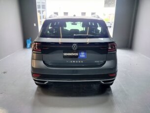 Foto 3 - Volkswagen T-Cross T-Cross 1.0 200 TSI Comfortline (Aut) automático